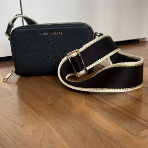Authentic Marc Jacobs Leather Snapshot Bag; EUC